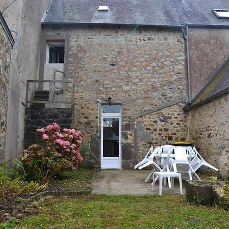 Maison de ville avec jardin hyper centre de Crozon Extérieur photo