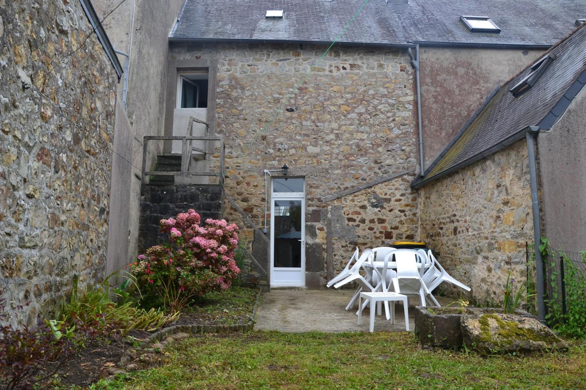 Maison de ville avec jardin hyper centre de Crozon Extérieur photo